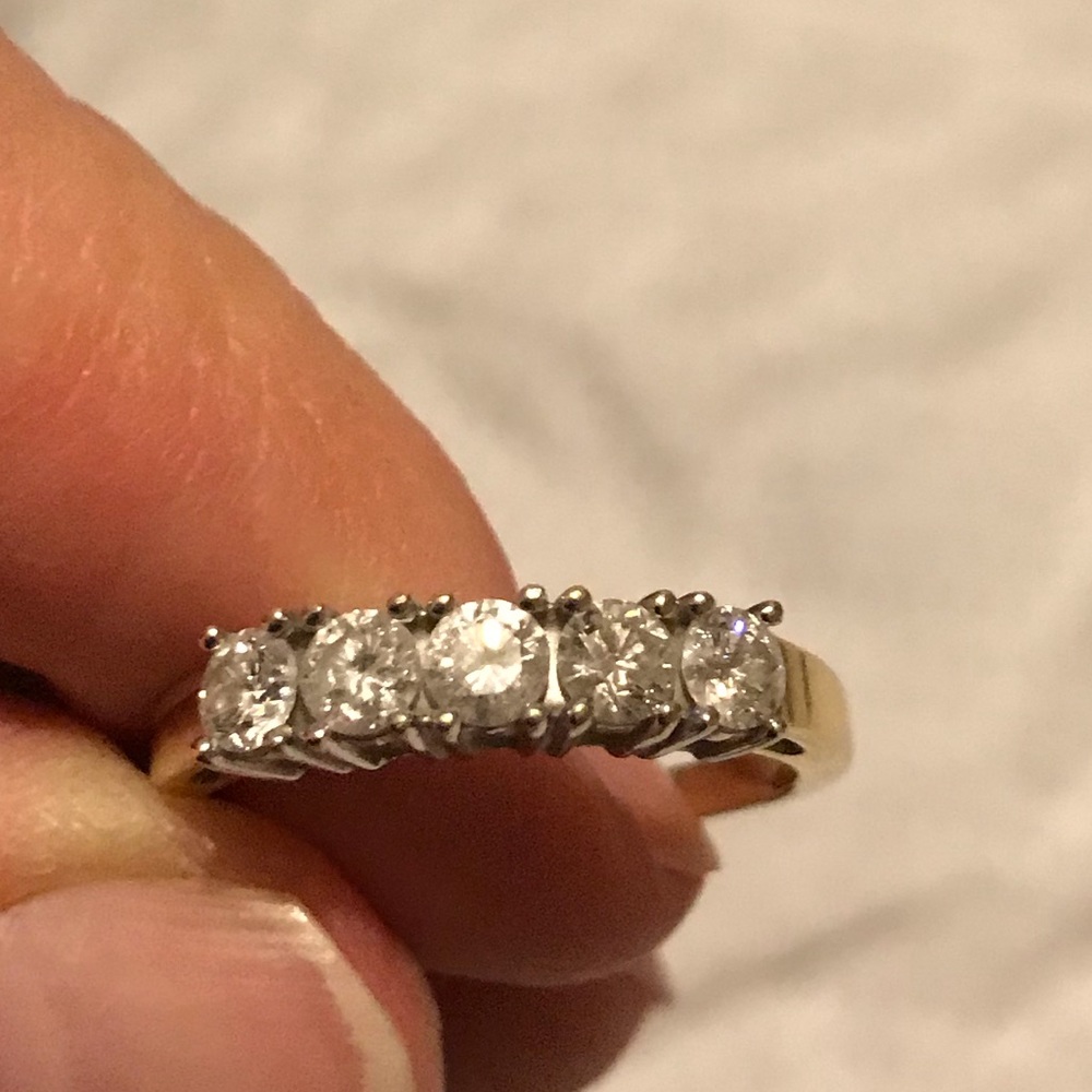 5 stone 1 carat diamond ring